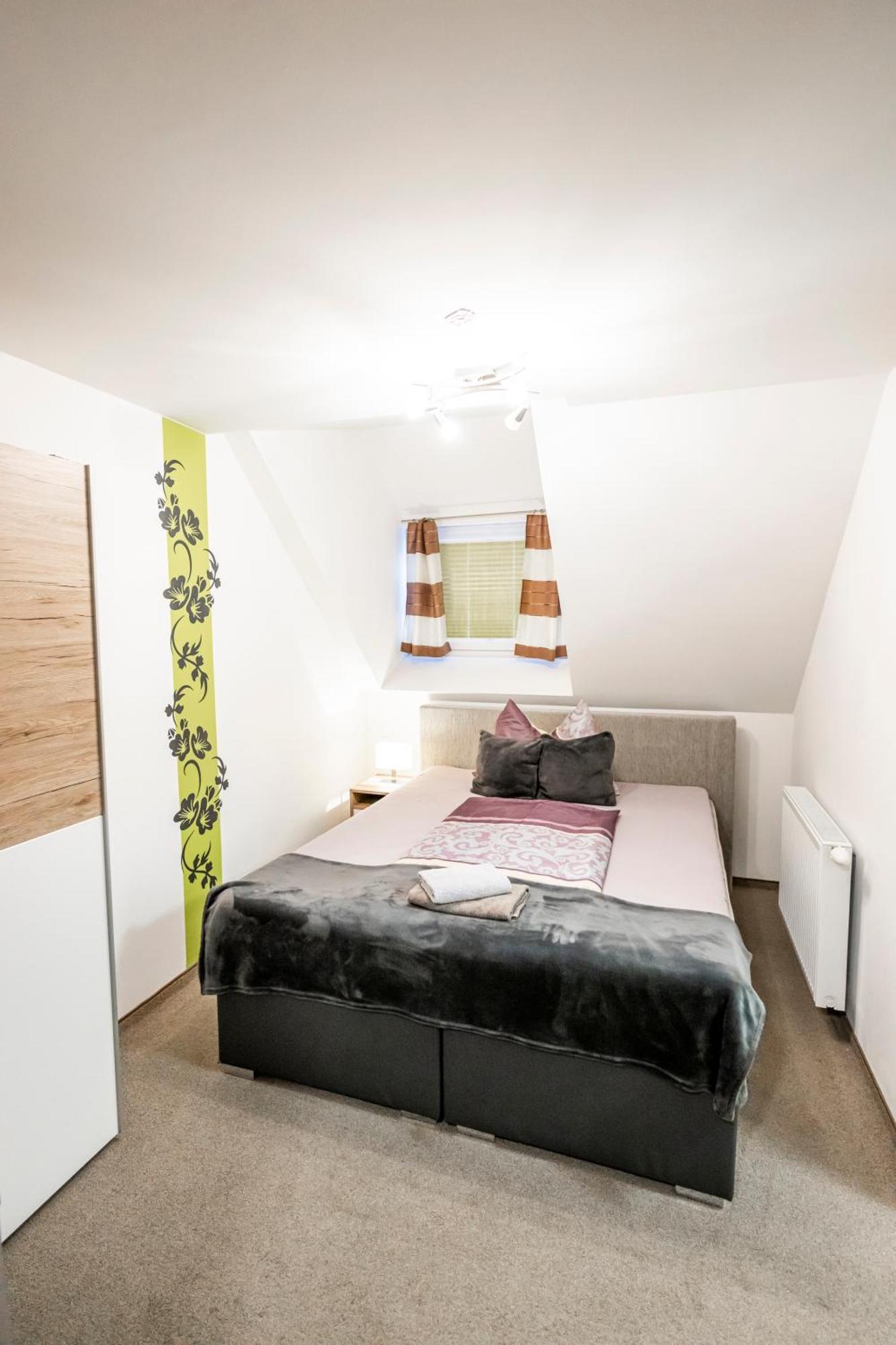 Die Schlafstube - Bed & Breakfast Zeltweg Extérieur photo